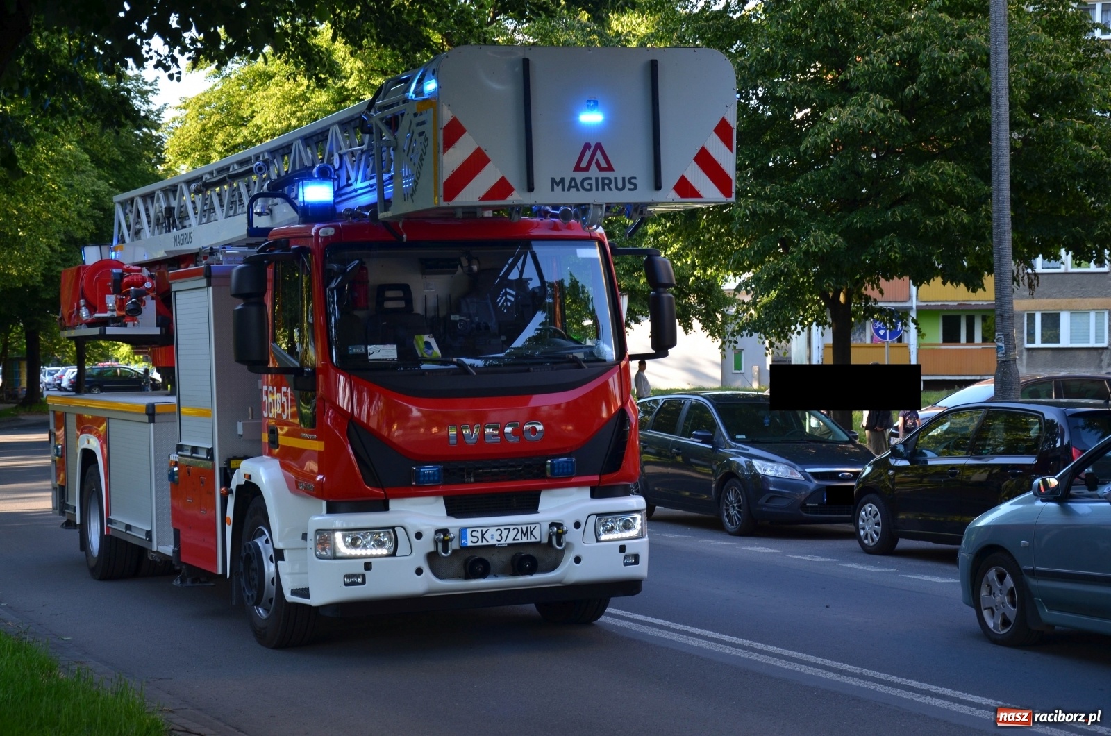 Zdjęcie w galerii na portalu naszraciborz.pl: Strażacy ze skokochronem wezwani na Katowicką [FOTO] wiadomości z regionu