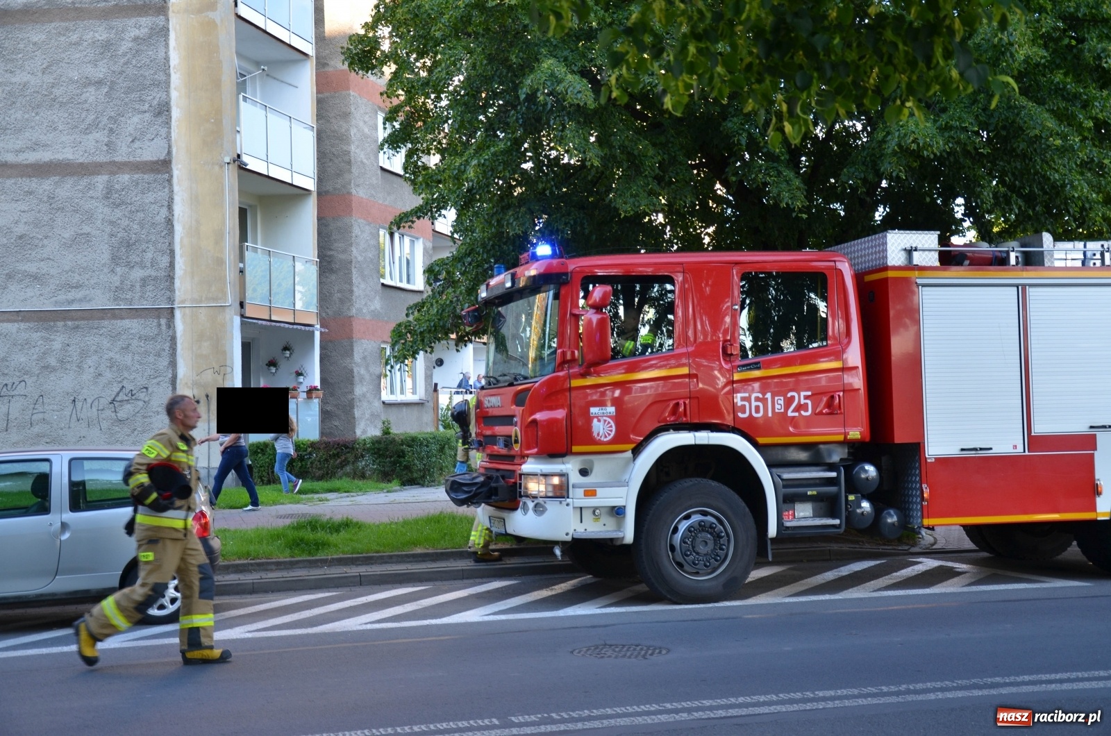 Zdjęcie w galerii na portalu naszraciborz.pl: Strażacy ze skokochronem wezwani na Katowicką [FOTO] wiadomości z regionu