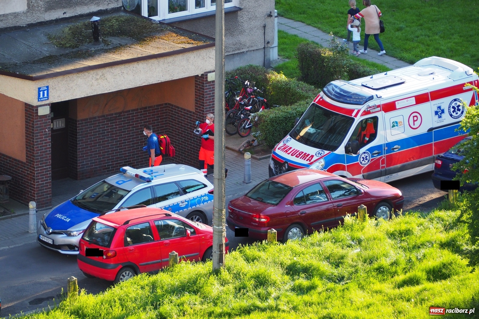 Zdjęcie w galerii na portalu naszraciborz.pl: Strażacy ze skokochronem wezwani na Katowicką [FOTO] wiadomości z regionu