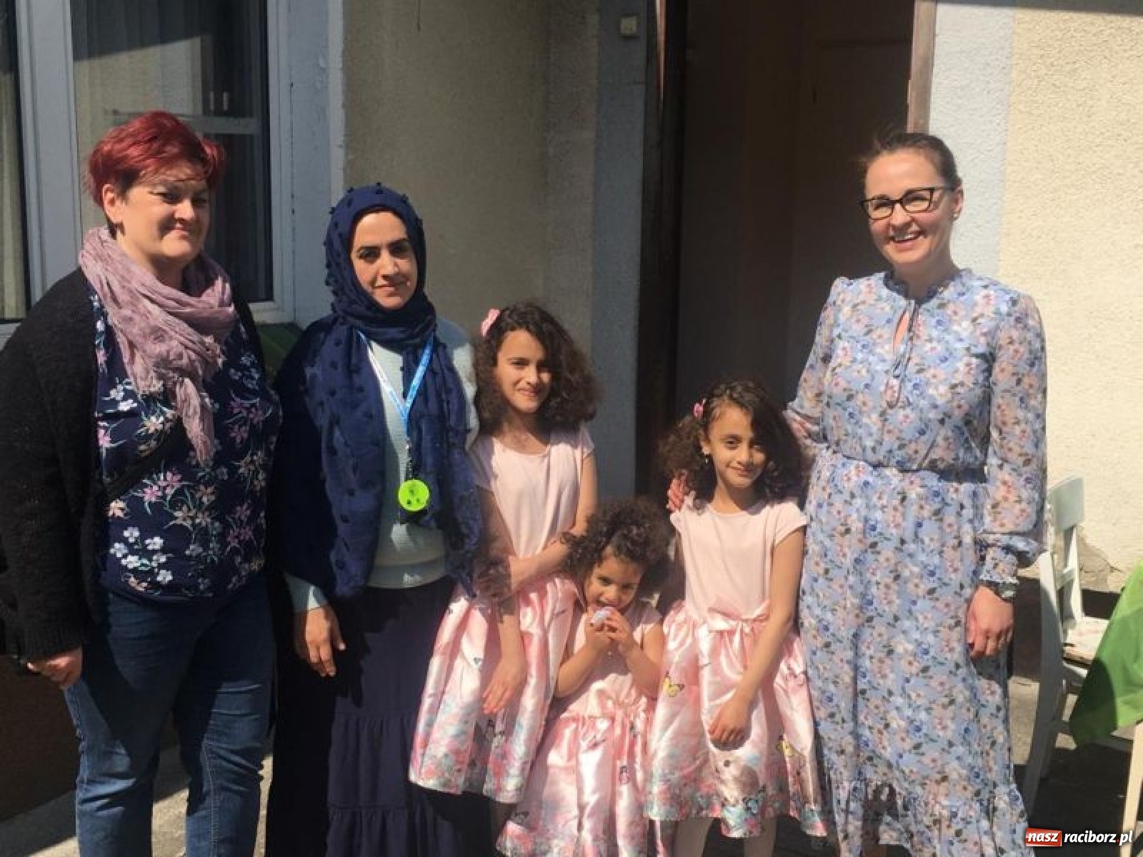 Zdjęcie w galerii na portalu naszraciborz.pl: Rodzina z Jemenu znalazła nowy dom w Rudach wiadomości z regionu