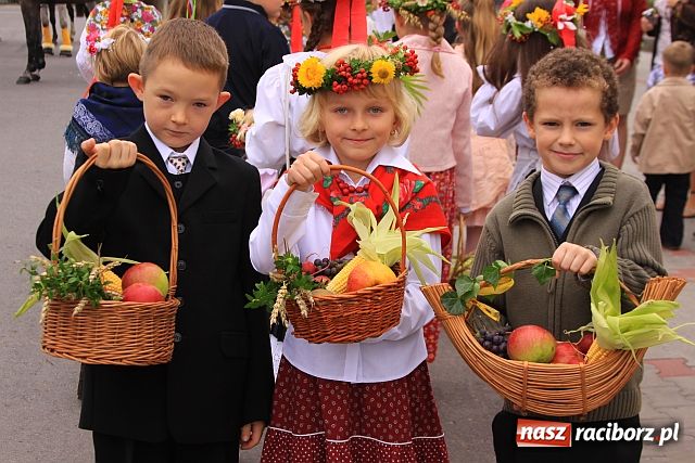 Zdjęcie w galerii na portalu naszraciborz.pl: Zbiory kiepskie, ale dożynki z pompą wiadomości z regionu