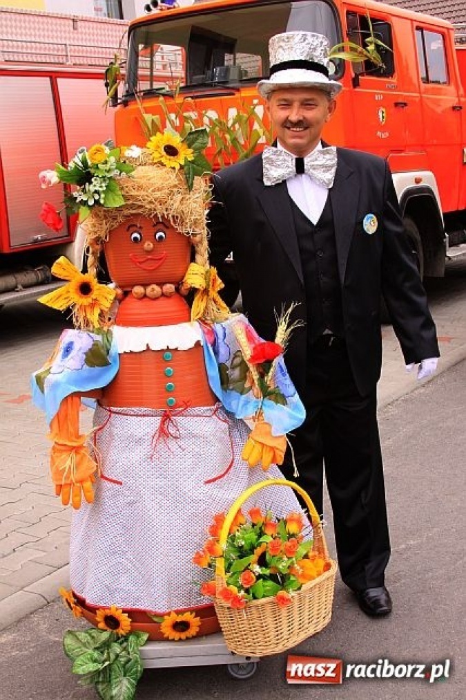 Zdjęcie w galerii na portalu naszraciborz.pl: Zbiory kiepskie, ale dożynki z pompą wiadomości z regionu