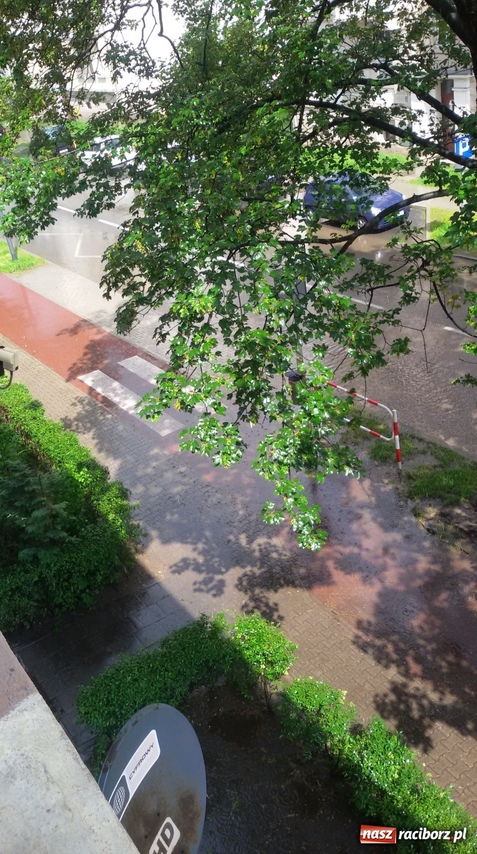 Zdjęcie w galerii na portalu naszraciborz.pl: Coś poszło nie tak! Ulica Kościuszki po deszczu tonie [FOTO i WIDEO]  wiadomości z regionu
