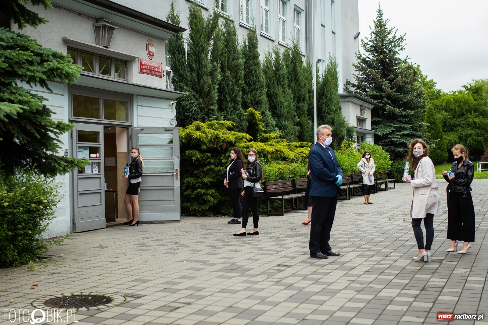 Zdjęcie w galerii na portalu naszraciborz.pl: Dziś ruszają matury. W raciborskich szkołach pełny reżim sanitarny  wiadomości z regionu