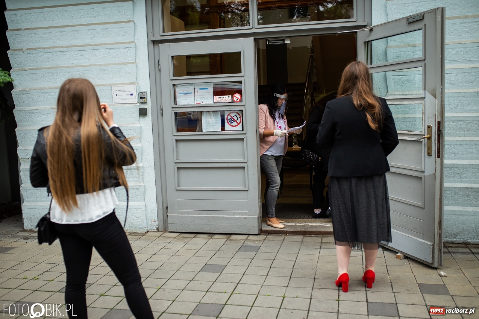 Zdjęcie w galerii na portalu naszraciborz.pl: Dziś ruszają matury. W raciborskich szkołach pełny reżim sanitarny  wiadomości z regionu