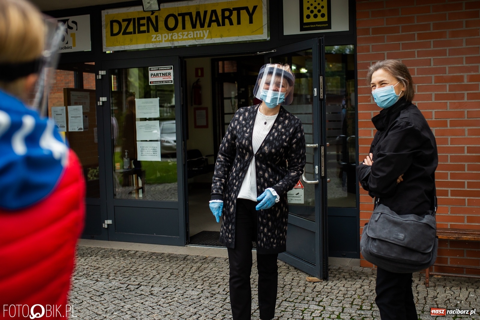 Zdjęcie w galerii na portalu naszraciborz.pl: Dziś ruszają matury. W raciborskich szkołach pełny reżim sanitarny  wiadomości z regionu