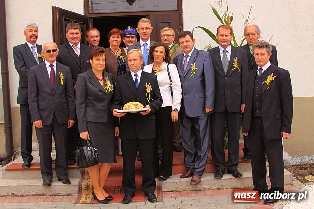 Zdjęcie w galerii na portalu naszraciborz.pl: Dożynkowe cukierki od strażaków wiadomości z regionu