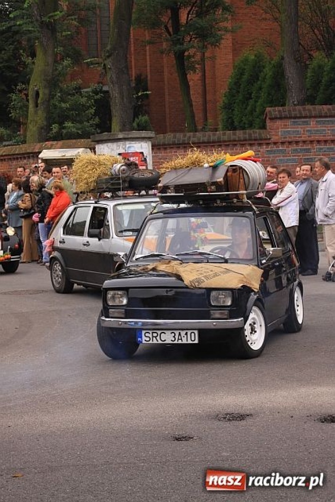 Zdjęcie w galerii na portalu naszraciborz.pl: Dożynkowe cukierki od strażaków wiadomości z regionu
