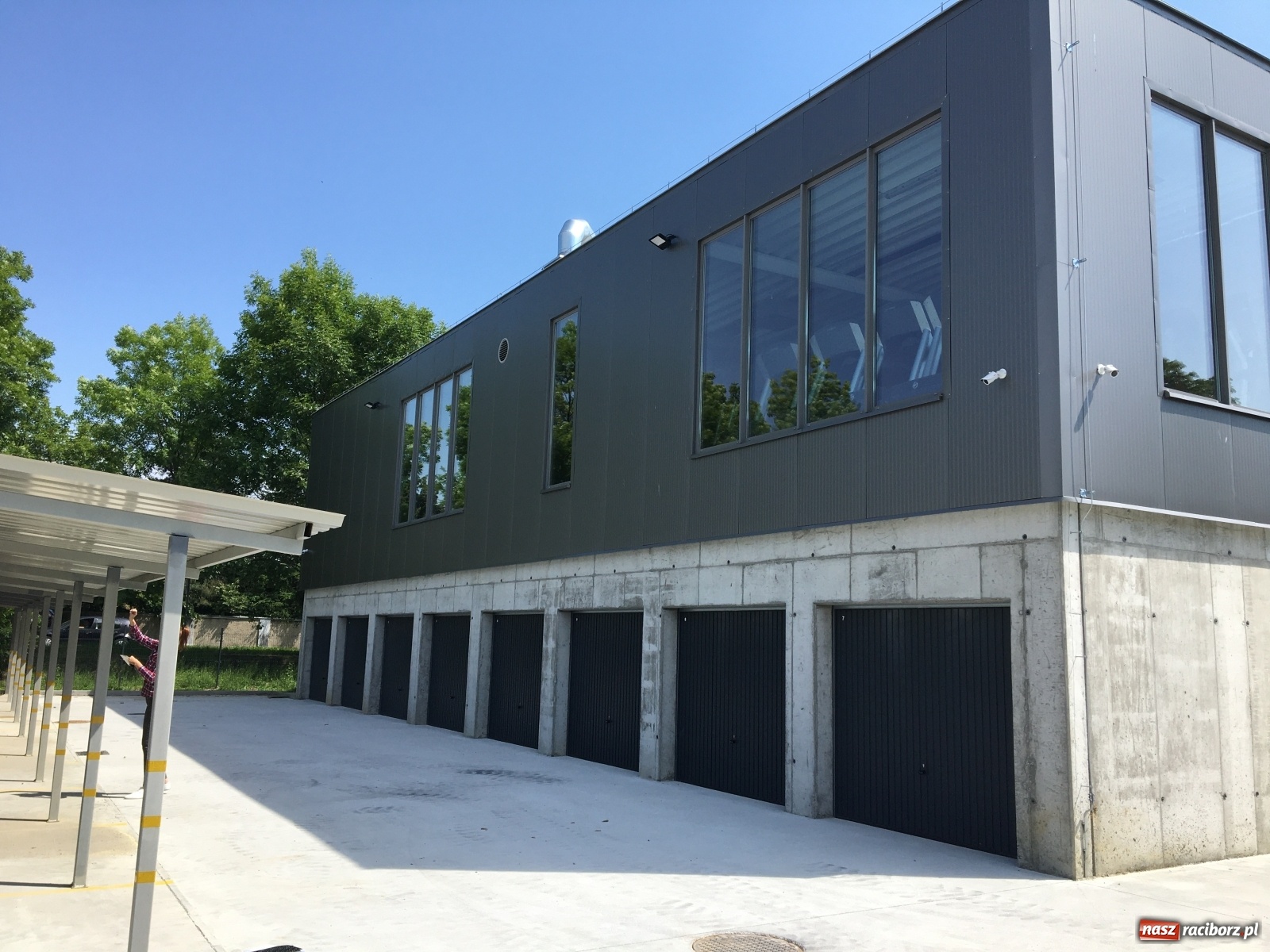 Zdjęcie w galerii na portalu naszraciborz.pl: Wynajmę wiaty i garaże przy ul. Ocickiej 50  wiadomości z regionu