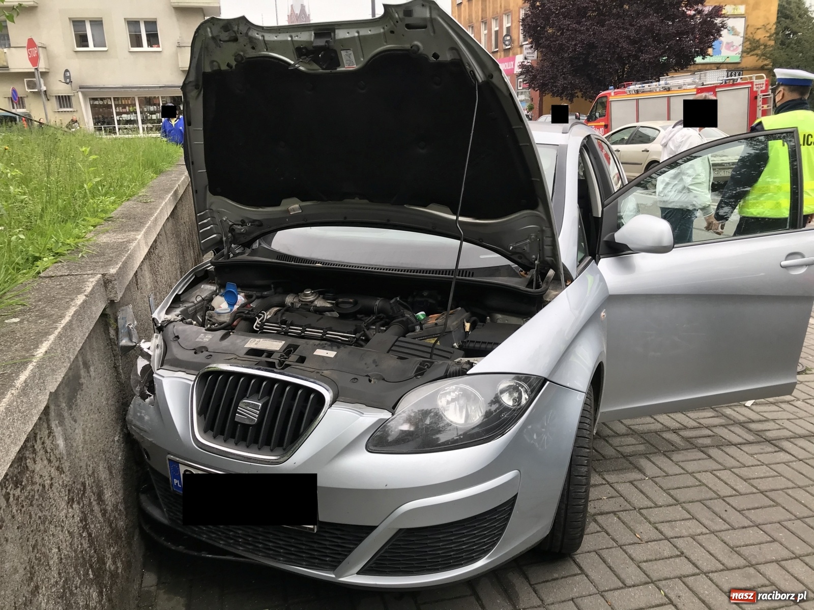 Zdjęcie w galerii na portalu naszraciborz.pl: Zdarzenie drogowe na Londzina [FOTO]  wiadomości z regionu