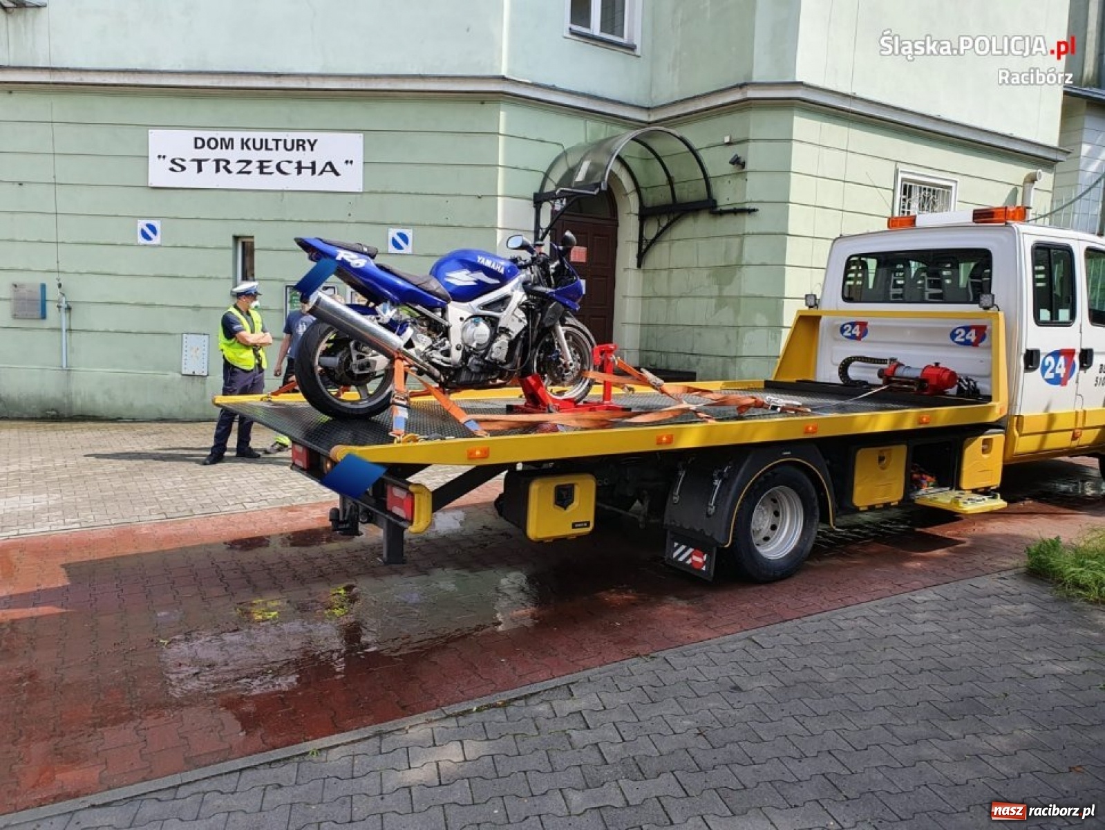 Zdjęcie w galerii na portalu naszraciborz.pl: Jeden pijany, drugi zielony. Wpadka kierowcy mazdy i motocyklisty wiadomości z regionu