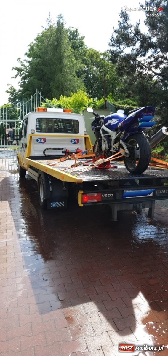 Zdjęcie w galerii na portalu naszraciborz.pl: Jeden pijany, drugi zielony. Wpadka kierowcy mazdy i motocyklisty wiadomości z regionu