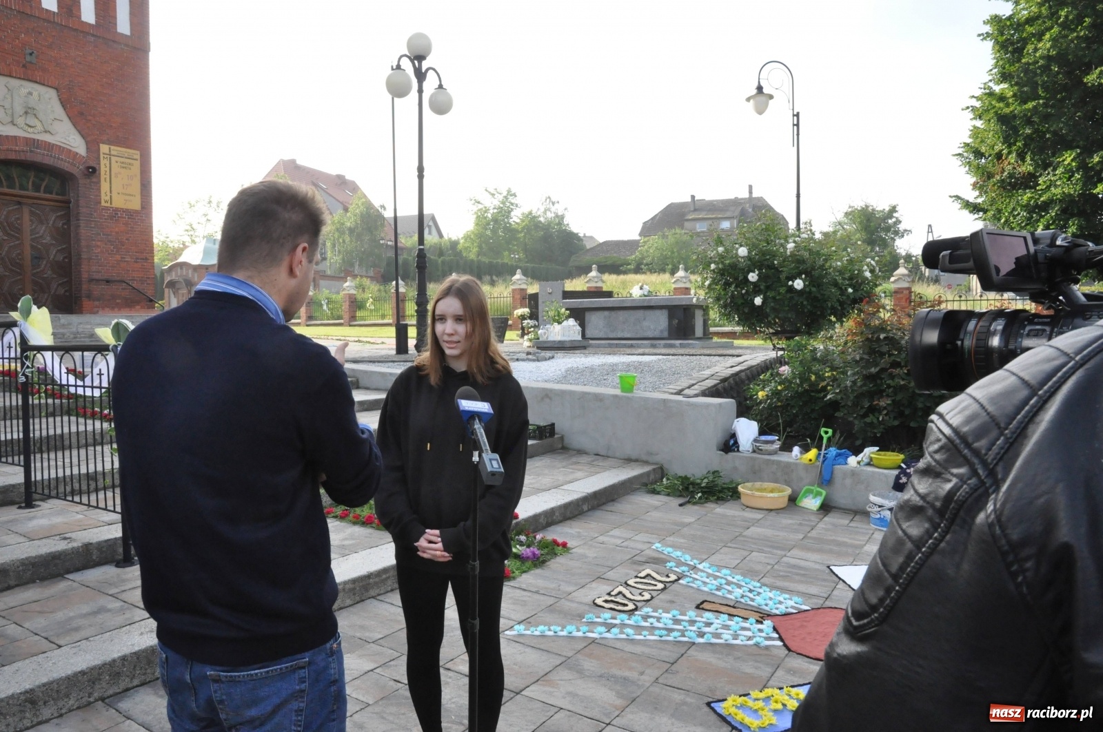 Zdjęcie w galerii na portalu naszraciborz.pl: Brzezie wierne tradycji. Piękne dywany na Boże Ciało [FOTO] wiadomości z regionu