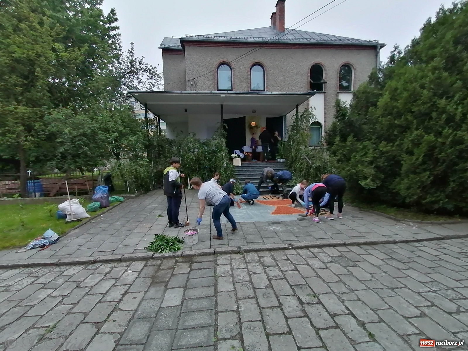 Zdjęcie w galerii na portalu naszraciborz.pl: Raciborskie Boże Ciało 2020 [FOTO] wiadomości z regionu