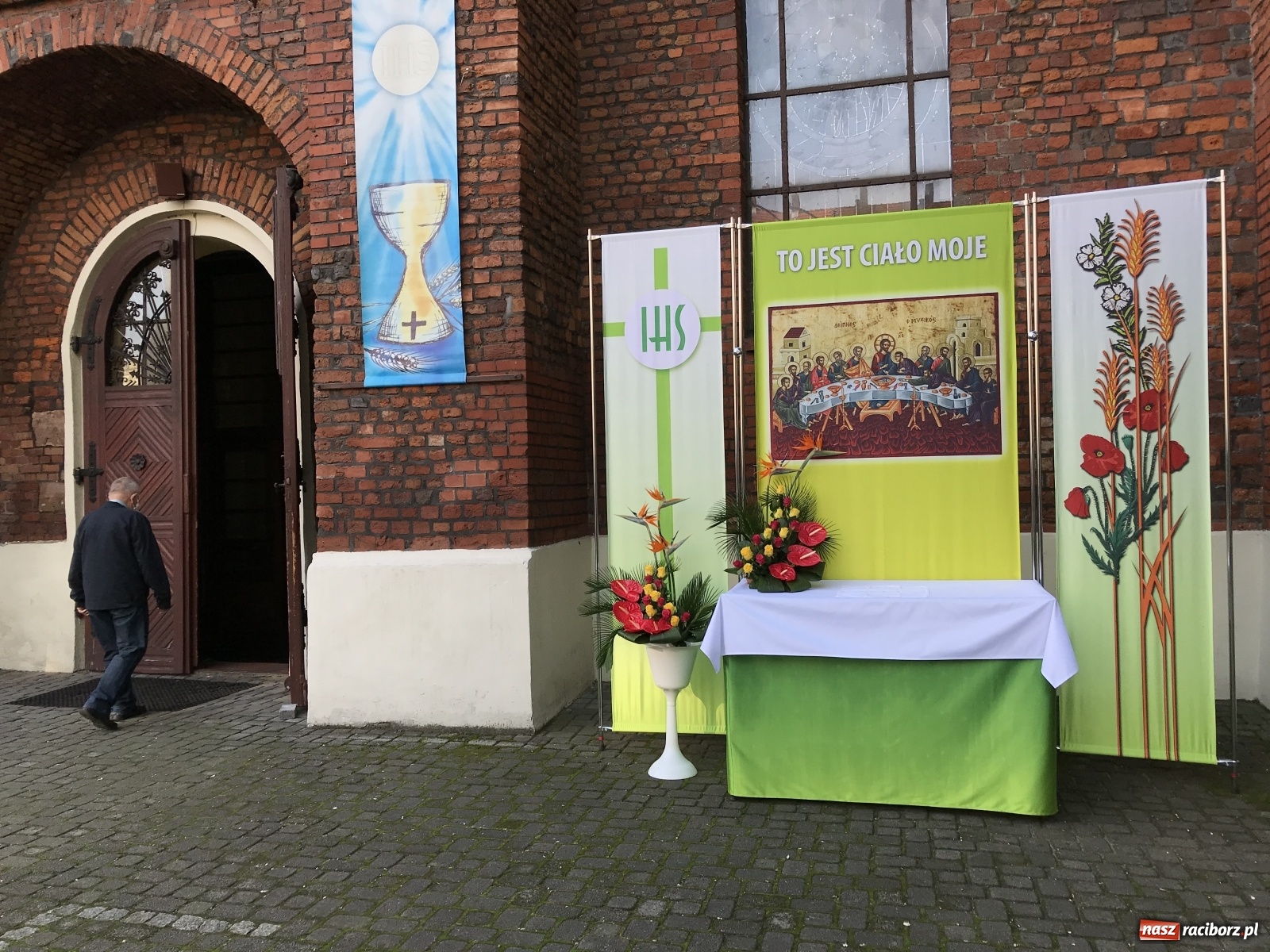 Zdjęcie w galerii na portalu naszraciborz.pl: Raciborskie Boże Ciało 2020 [FOTO] wiadomości z regionu