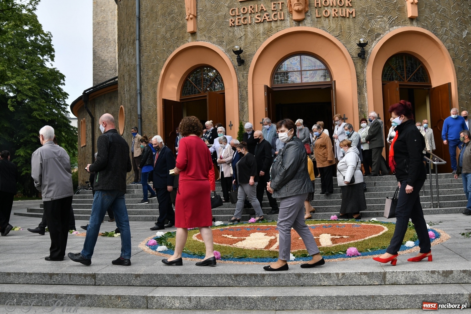 Zdjęcie w galerii na portalu naszraciborz.pl: Tak dziś przeżywano Boże Ciało w parafii Najświętszego Serca Pana Jezusa [FOTO i WIDEO]  wiadomości z regionu