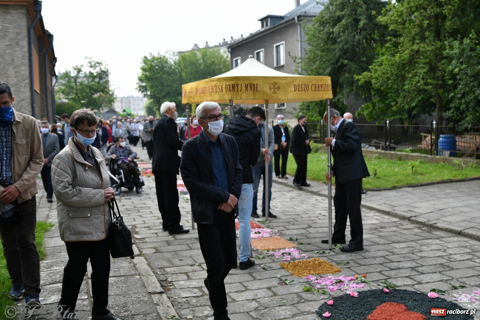 Zdjęcie w galerii na portalu naszraciborz.pl: Tak dziś przeżywano Boże Ciało w parafii Najświętszego Serca Pana Jezusa [FOTO i WIDEO]  wiadomości z regionu