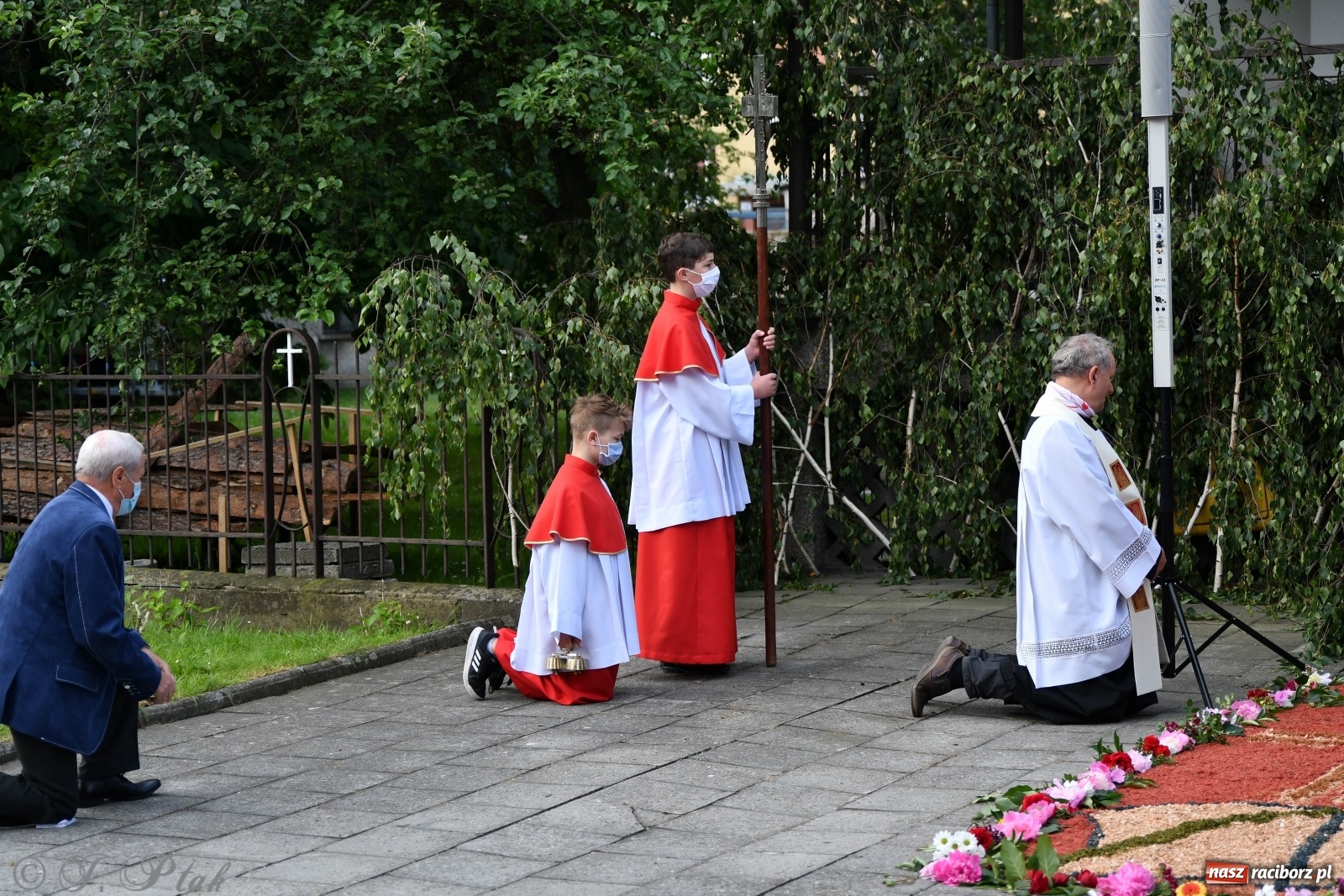 Zdjęcie w galerii na portalu naszraciborz.pl: Tak dziś przeżywano Boże Ciało w parafii Najświętszego Serca Pana Jezusa [FOTO i WIDEO]  wiadomości z regionu
