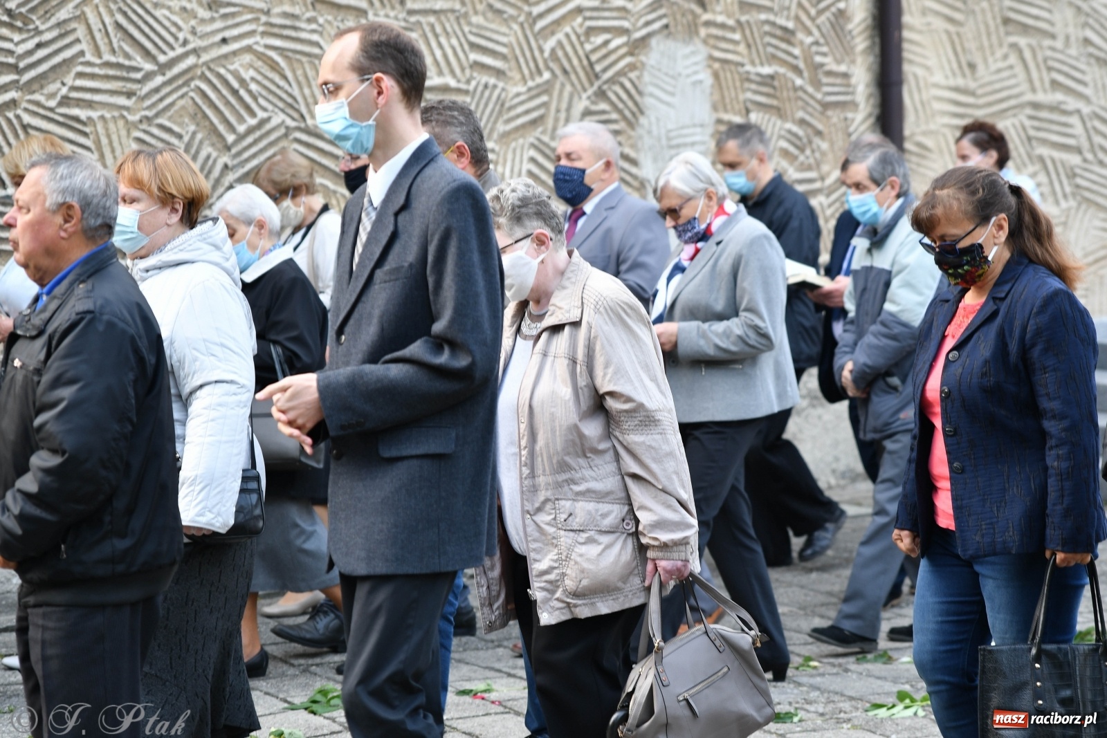 Zdjęcie w galerii na portalu naszraciborz.pl: Tak dziś przeżywano Boże Ciało w parafii Najświętszego Serca Pana Jezusa [FOTO i WIDEO]  wiadomości z regionu