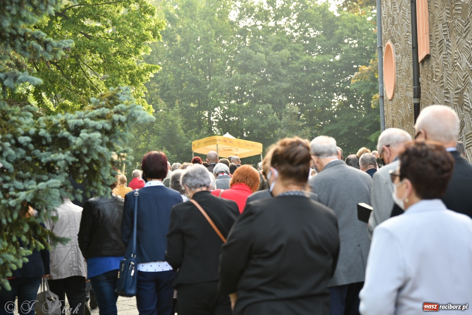 Zdjęcie w galerii na portalu naszraciborz.pl: Tak dziś przeżywano Boże Ciało w parafii Najświętszego Serca Pana Jezusa [FOTO i WIDEO]  wiadomości z regionu