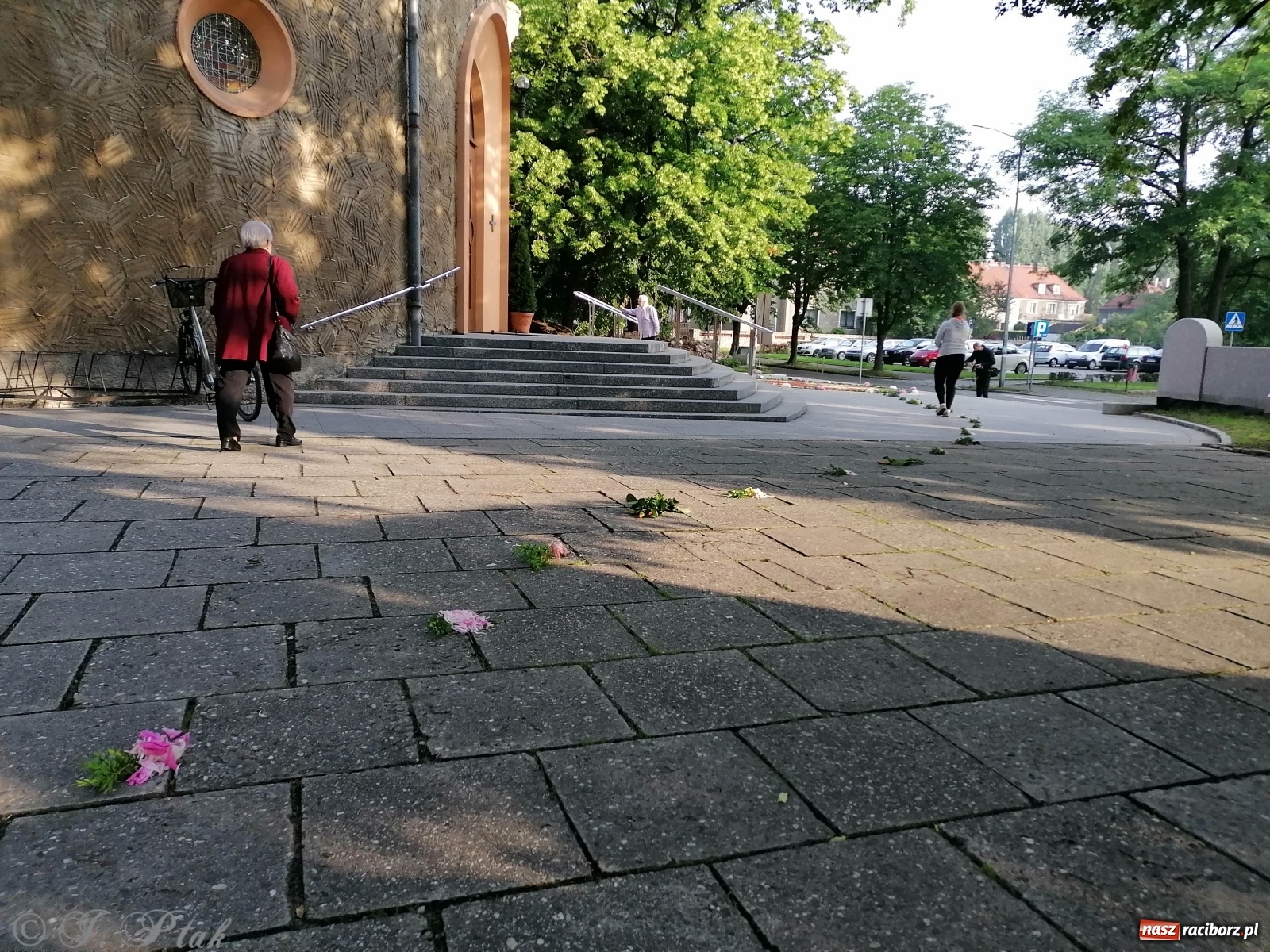 Zdjęcie w galerii na portalu naszraciborz.pl: Tak dziś przeżywano Boże Ciało w parafii Najświętszego Serca Pana Jezusa [FOTO i WIDEO]  wiadomości z regionu