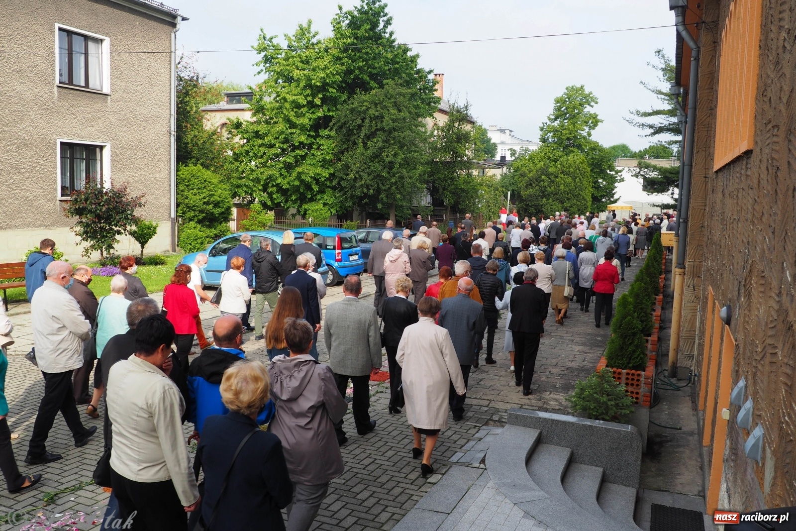 Zdjęcie w galerii na portalu naszraciborz.pl: Tak dziś przeżywano Boże Ciało w parafii Najświętszego Serca Pana Jezusa [FOTO i WIDEO]  wiadomości z regionu