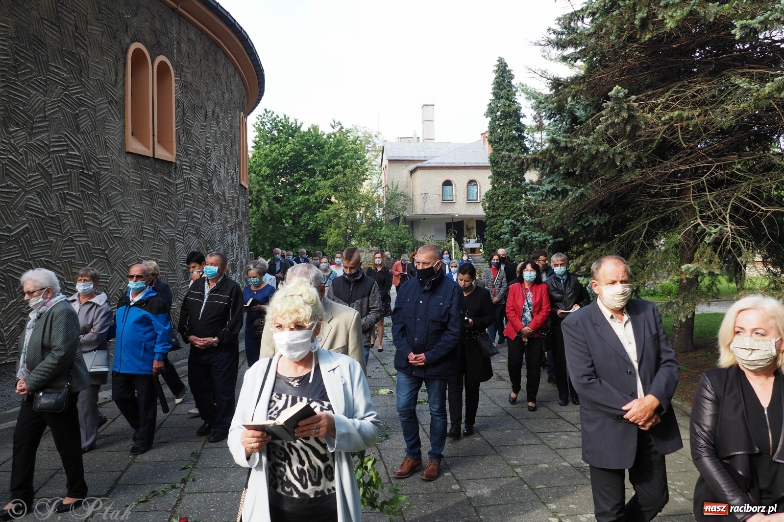 Zdjęcie w galerii na portalu naszraciborz.pl: Tak dziś przeżywano Boże Ciało w parafii Najświętszego Serca Pana Jezusa [FOTO i WIDEO]  wiadomości z regionu