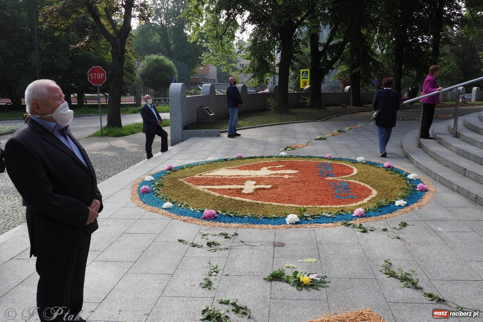 Zdjęcie w galerii na portalu naszraciborz.pl: Tak dziś przeżywano Boże Ciało w parafii Najświętszego Serca Pana Jezusa [FOTO i WIDEO]  wiadomości z regionu