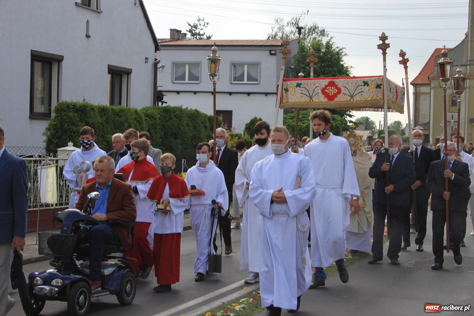 Zdjęcie w galerii na portalu naszraciborz.pl: W Wojnowicach Boże Ciało do czterech kaplic [FOTO] wiadomości z regionu