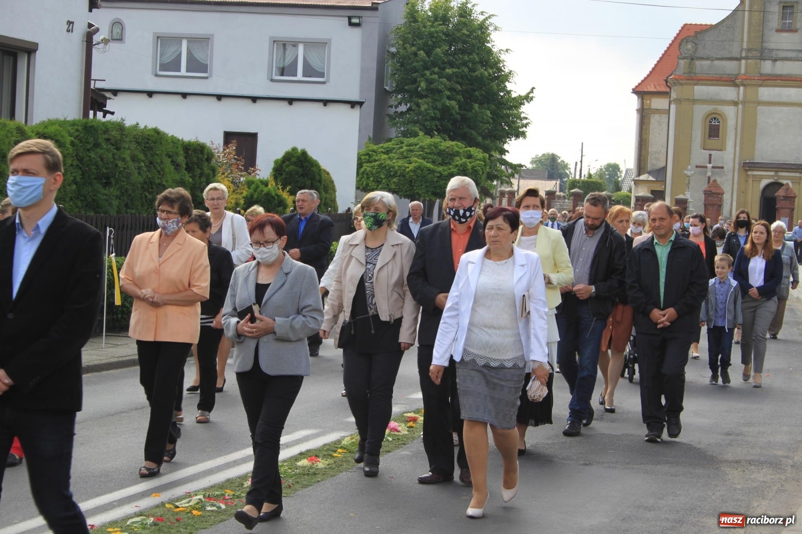 Zdjęcie w galerii na portalu naszraciborz.pl: W Wojnowicach Boże Ciało do czterech kaplic [FOTO] wiadomości z regionu