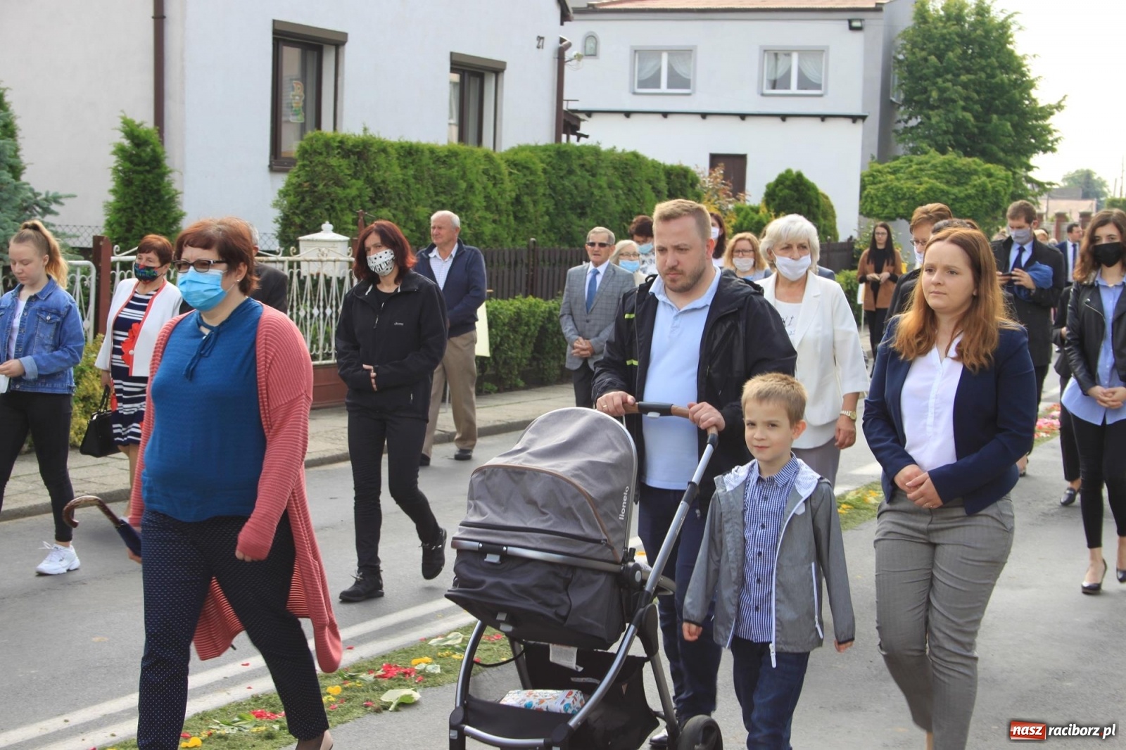 Zdjęcie w galerii na portalu naszraciborz.pl: W Wojnowicach Boże Ciało do czterech kaplic [FOTO] wiadomości z regionu