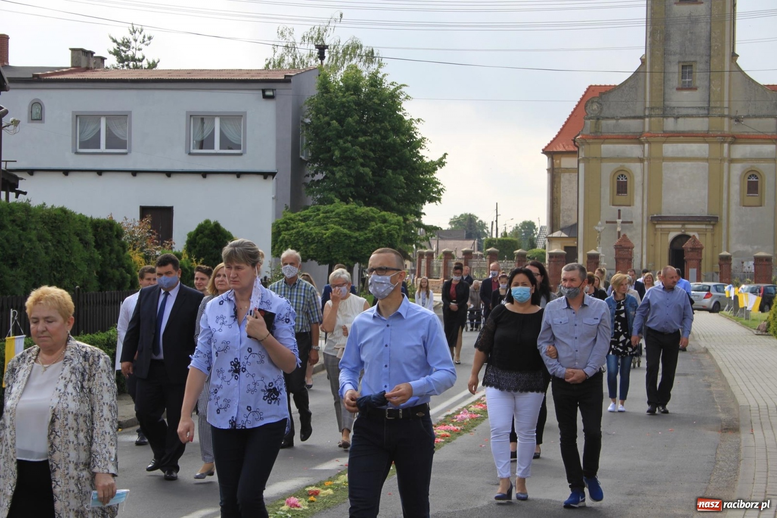 Zdjęcie w galerii na portalu naszraciborz.pl: W Wojnowicach Boże Ciało do czterech kaplic [FOTO] wiadomości z regionu