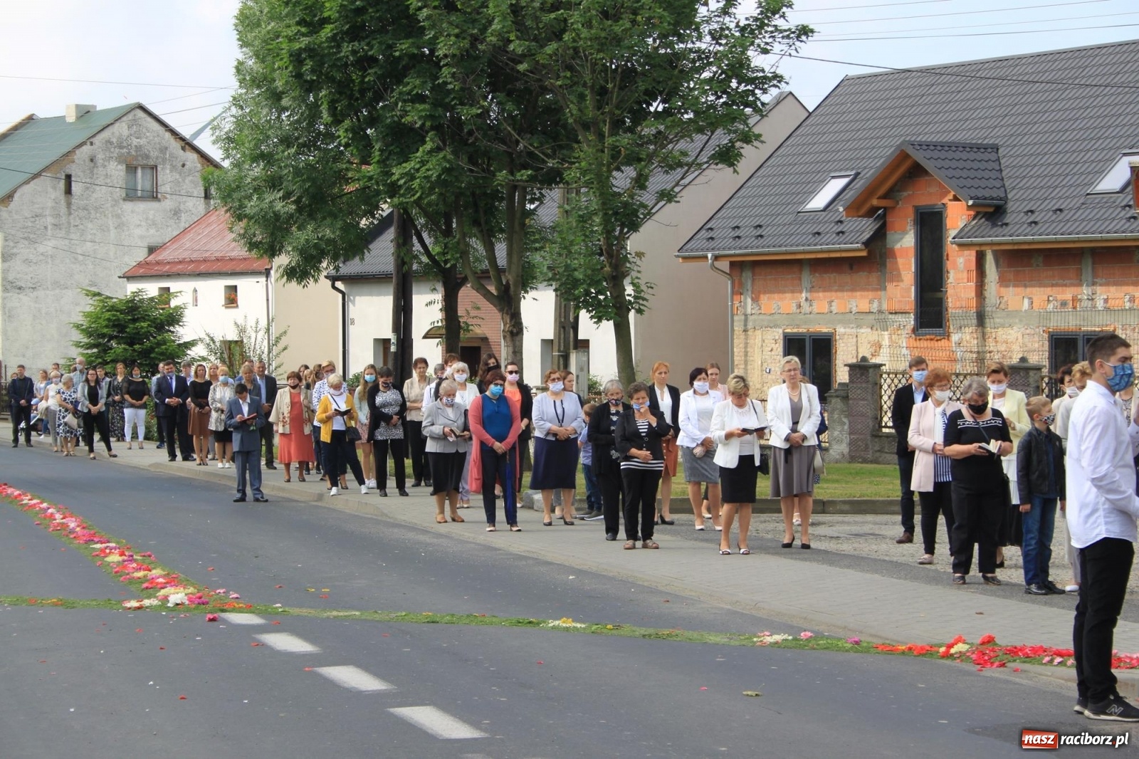 Zdjęcie w galerii na portalu naszraciborz.pl: W Wojnowicach Boże Ciało do czterech kaplic [FOTO] wiadomości z regionu