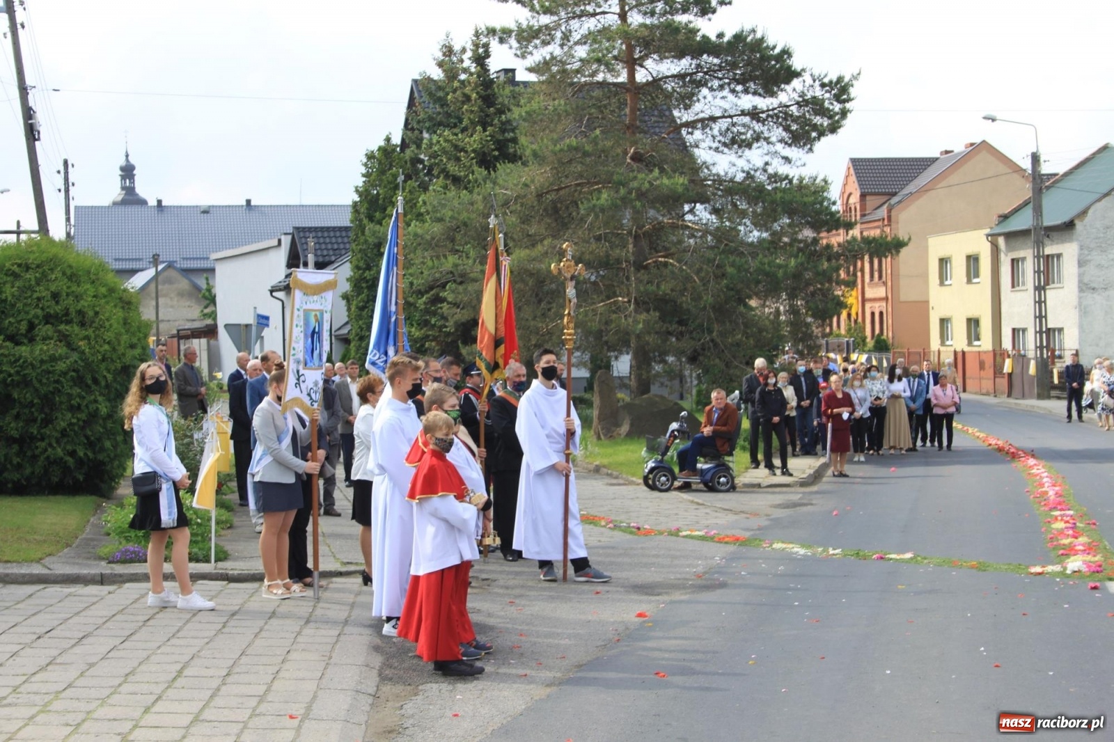 Zdjęcie w galerii na portalu naszraciborz.pl: W Wojnowicach Boże Ciało do czterech kaplic [FOTO] wiadomości z regionu
