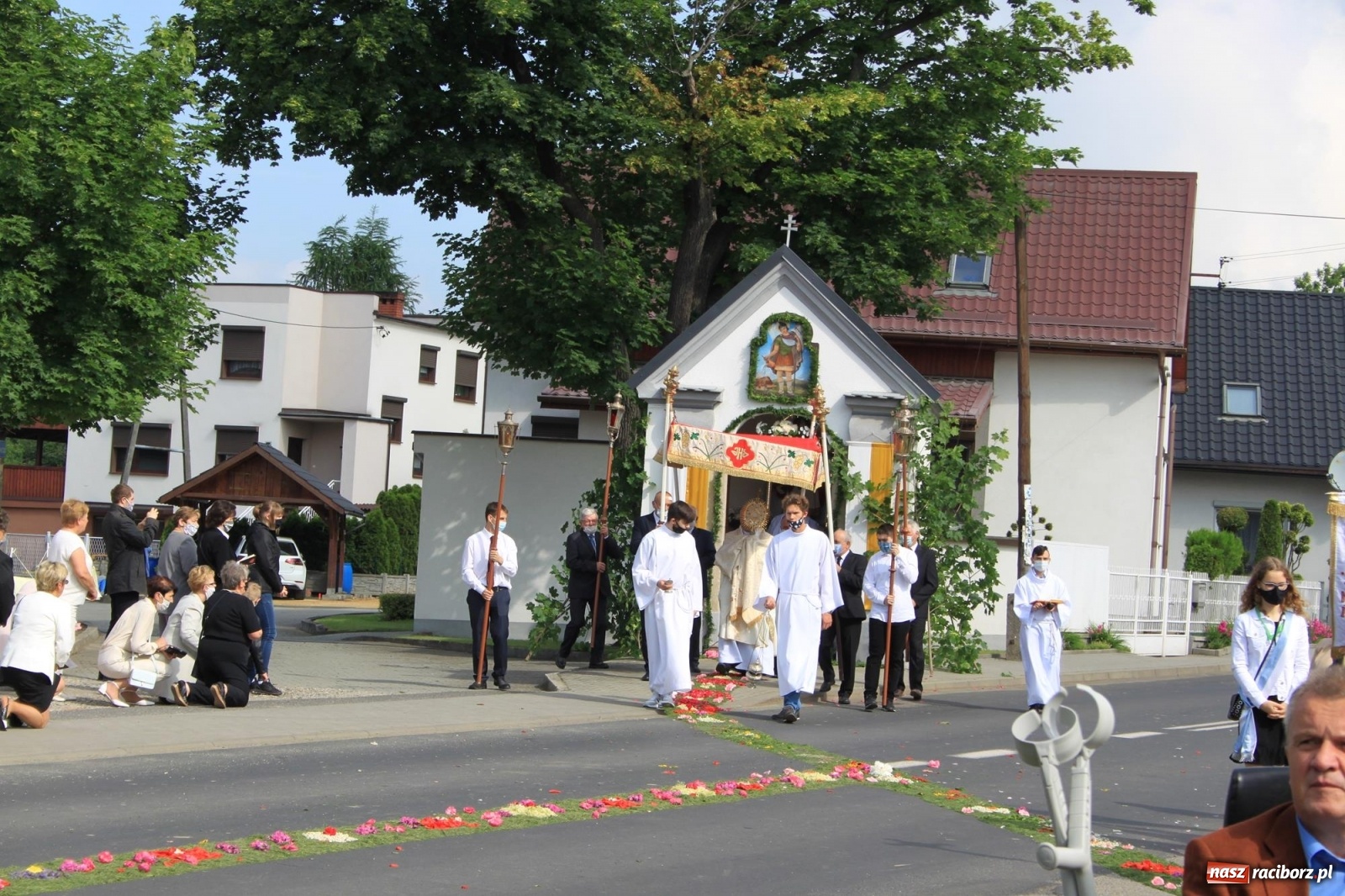 Zdjęcie w galerii na portalu naszraciborz.pl: W Wojnowicach Boże Ciało do czterech kaplic [FOTO] wiadomości z regionu