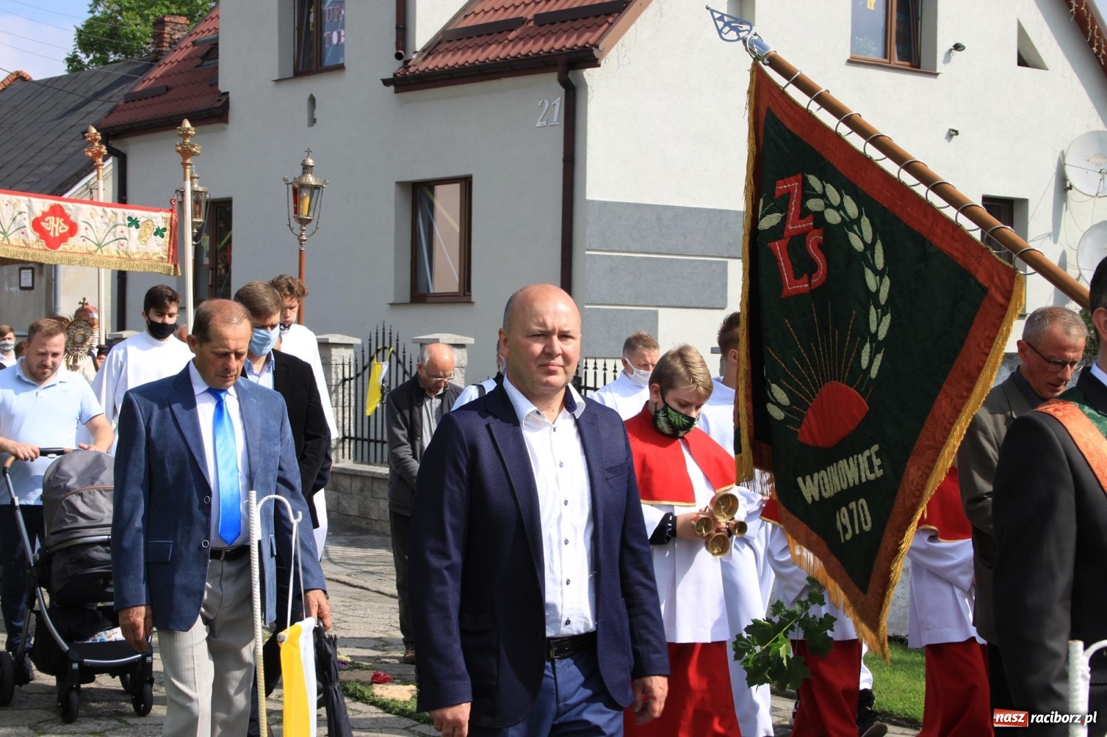 Zdjęcie w galerii na portalu naszraciborz.pl: W Wojnowicach Boże Ciało do czterech kaplic [FOTO] wiadomości z regionu