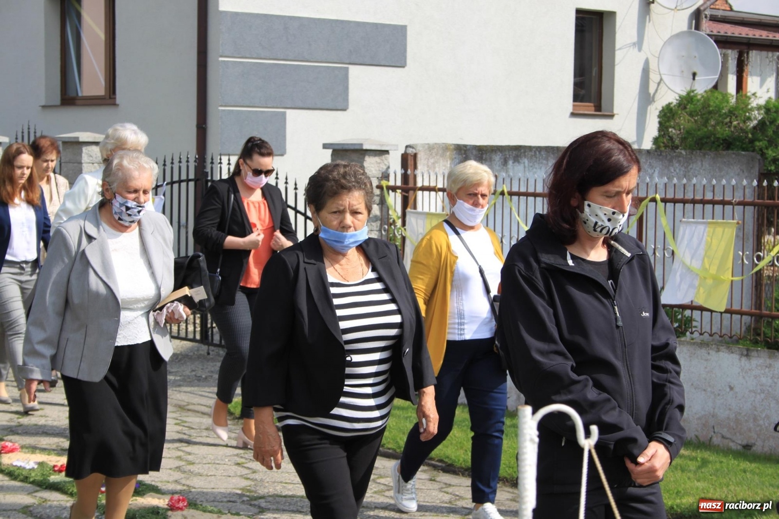 Zdjęcie w galerii na portalu naszraciborz.pl: W Wojnowicach Boże Ciało do czterech kaplic [FOTO] wiadomości z regionu