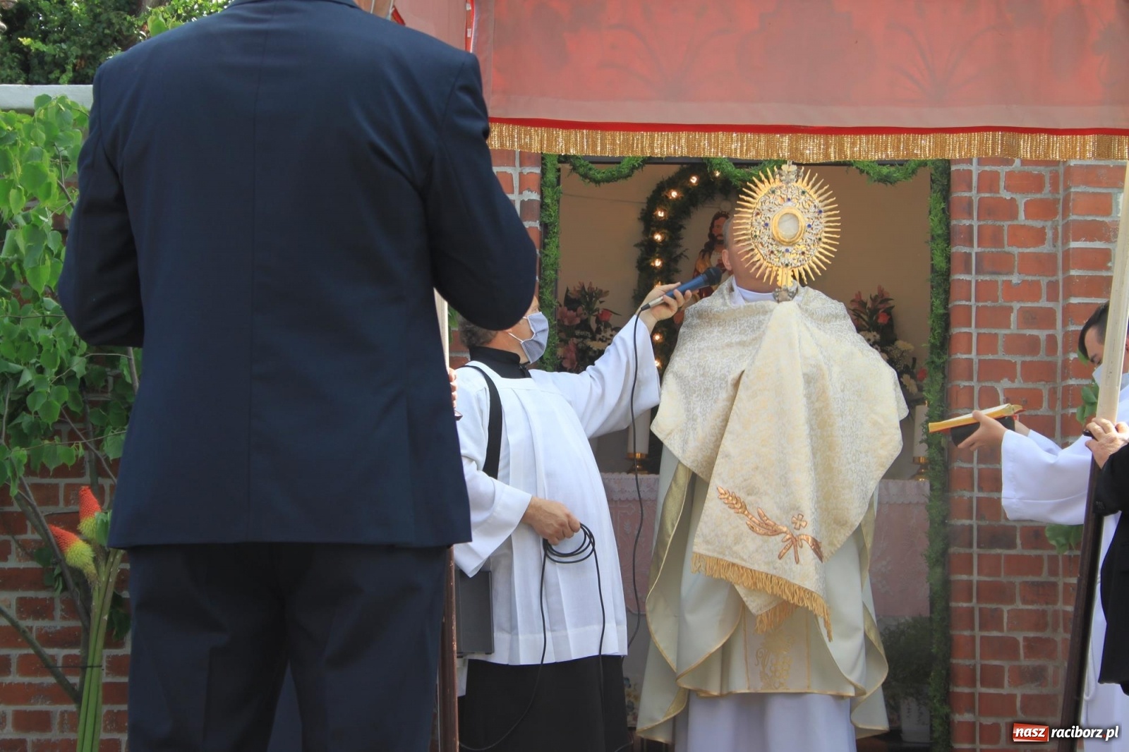 Zdjęcie w galerii na portalu naszraciborz.pl: W Wojnowicach Boże Ciało do czterech kaplic [FOTO] wiadomości z regionu