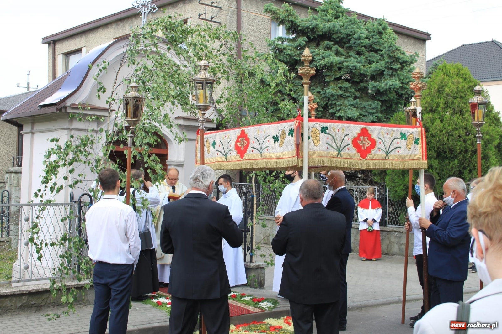 Zdjęcie w galerii na portalu naszraciborz.pl: W Wojnowicach Boże Ciało do czterech kaplic [FOTO] wiadomości z regionu