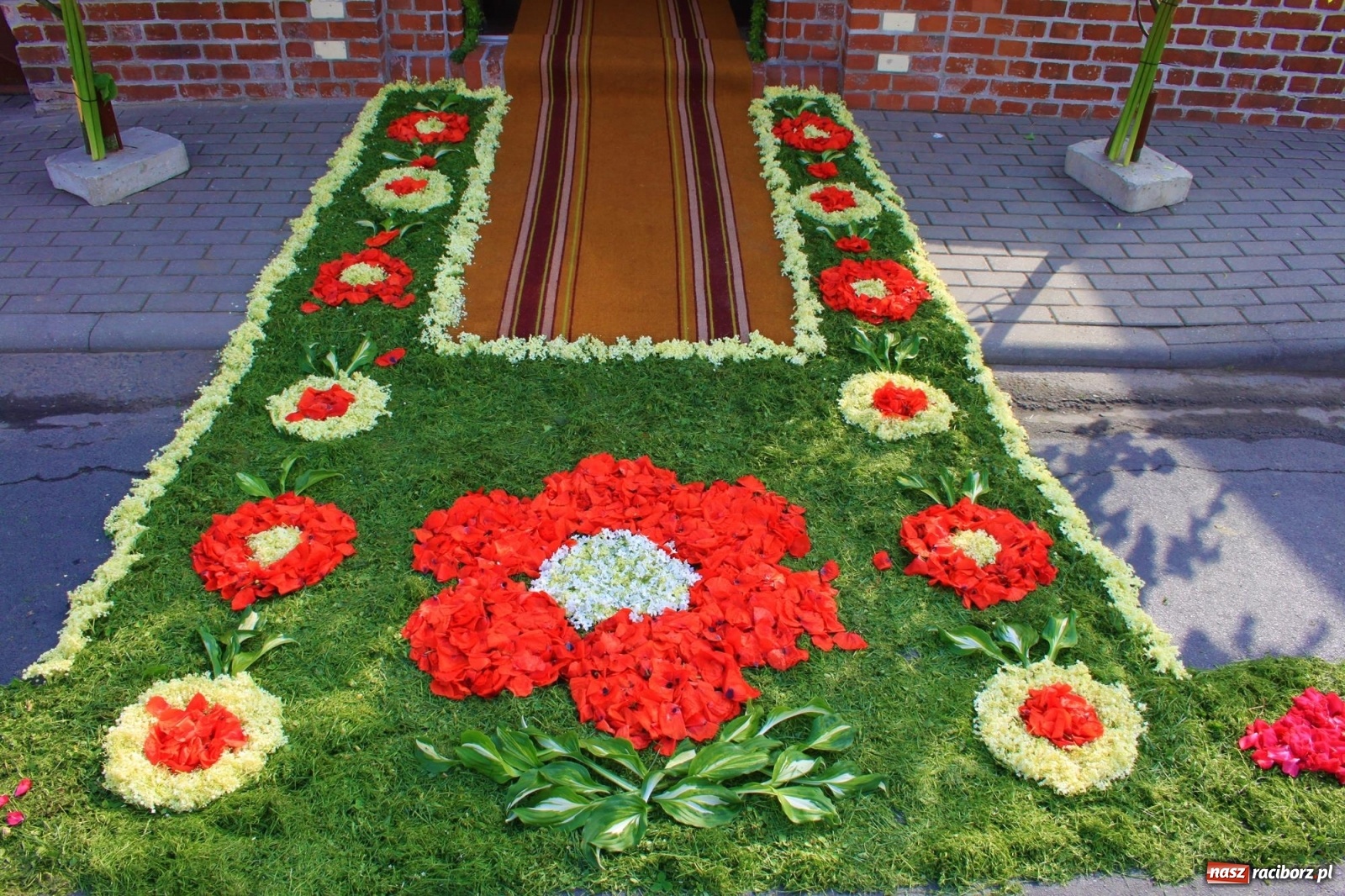 Zdjęcie w galerii na portalu naszraciborz.pl: W Wojnowicach Boże Ciało do czterech kaplic [FOTO] wiadomości z regionu