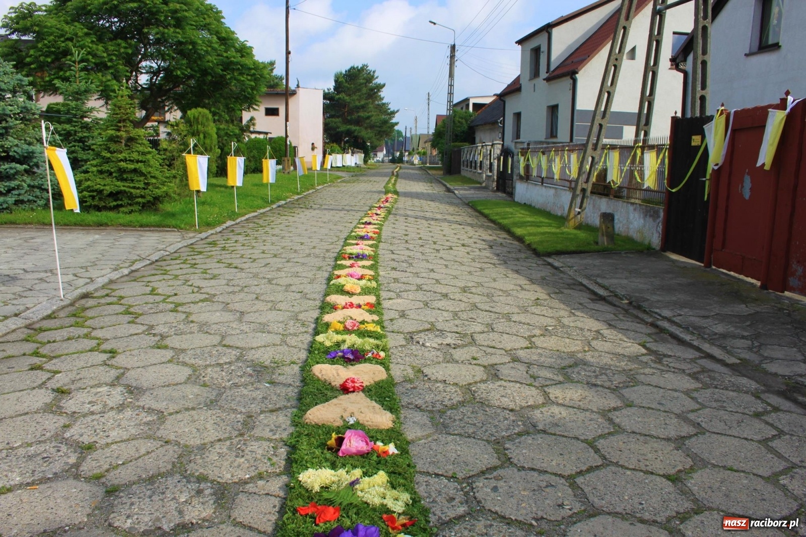 Zdjęcie w galerii na portalu naszraciborz.pl: W Wojnowicach Boże Ciało do czterech kaplic [FOTO] wiadomości z regionu