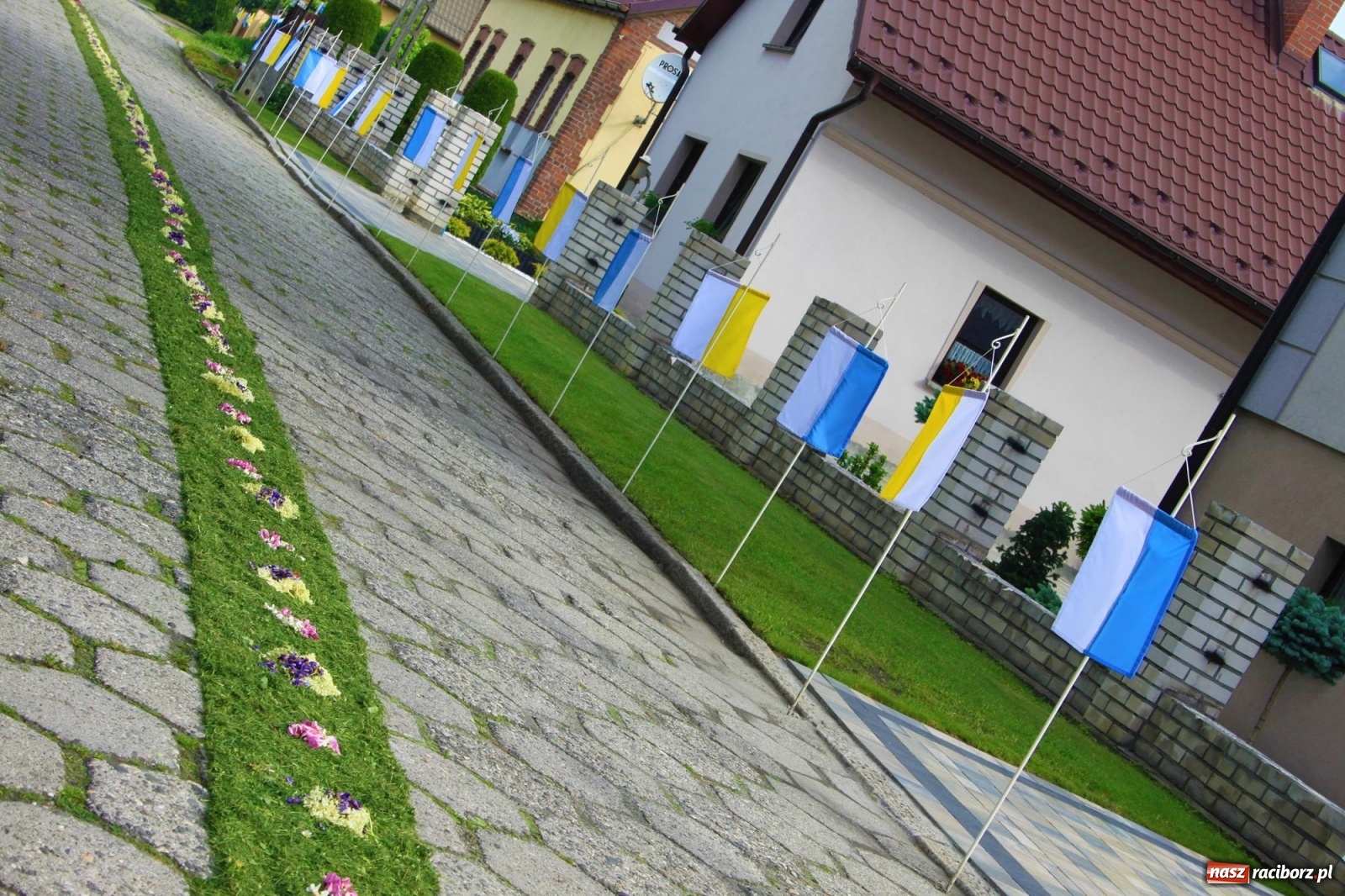 Zdjęcie w galerii na portalu naszraciborz.pl: W Wojnowicach Boże Ciało do czterech kaplic [FOTO] wiadomości z regionu
