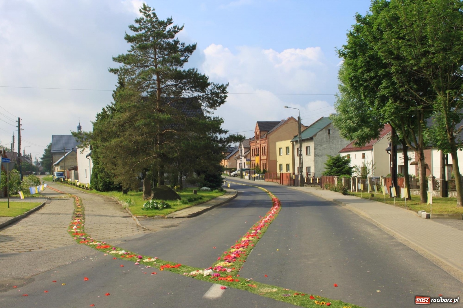 Zdjęcie w galerii na portalu naszraciborz.pl: W Wojnowicach Boże Ciało do czterech kaplic [FOTO] wiadomości z regionu