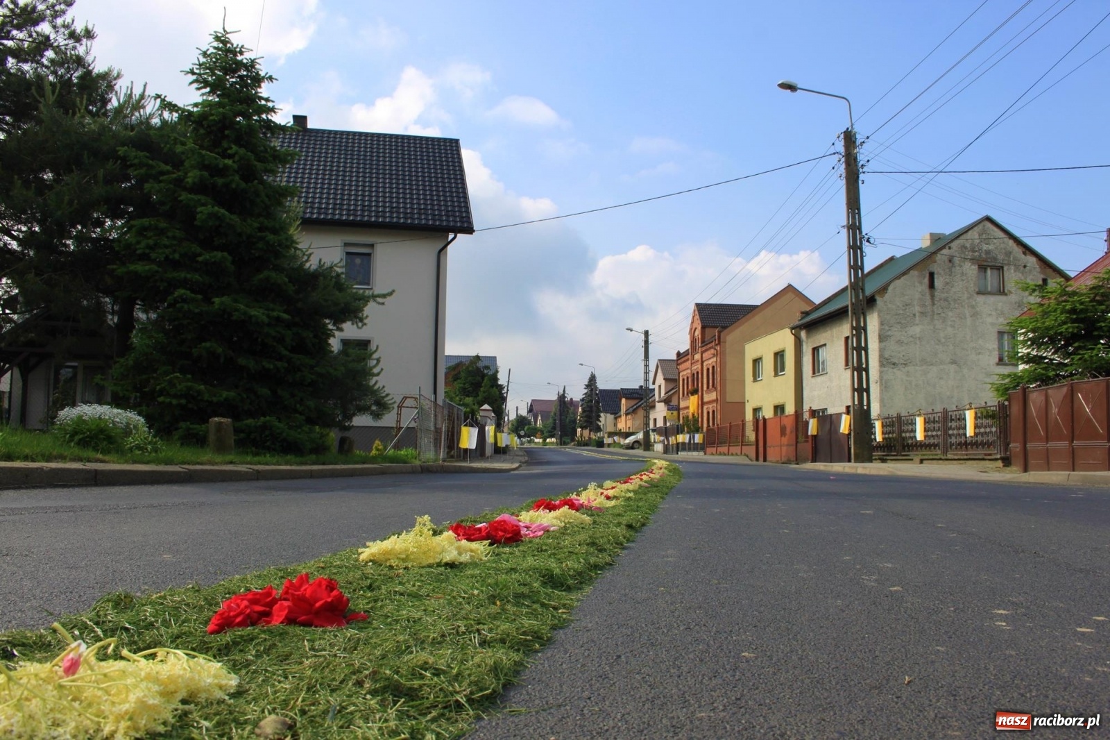 Zdjęcie w galerii na portalu naszraciborz.pl: W Wojnowicach Boże Ciało do czterech kaplic [FOTO] wiadomości z regionu