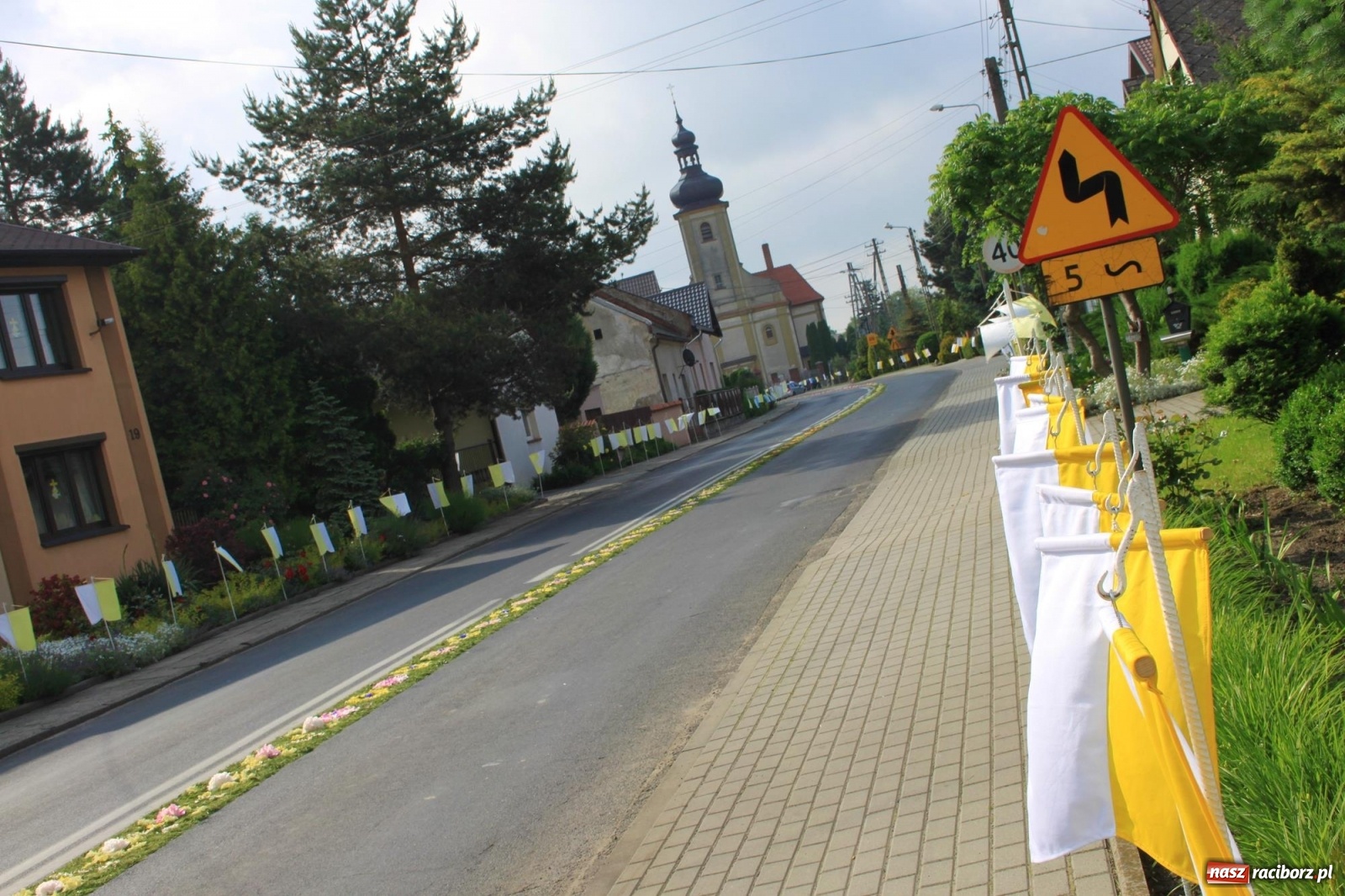 Zdjęcie w galerii na portalu naszraciborz.pl: W Wojnowicach Boże Ciało do czterech kaplic [FOTO] wiadomości z regionu