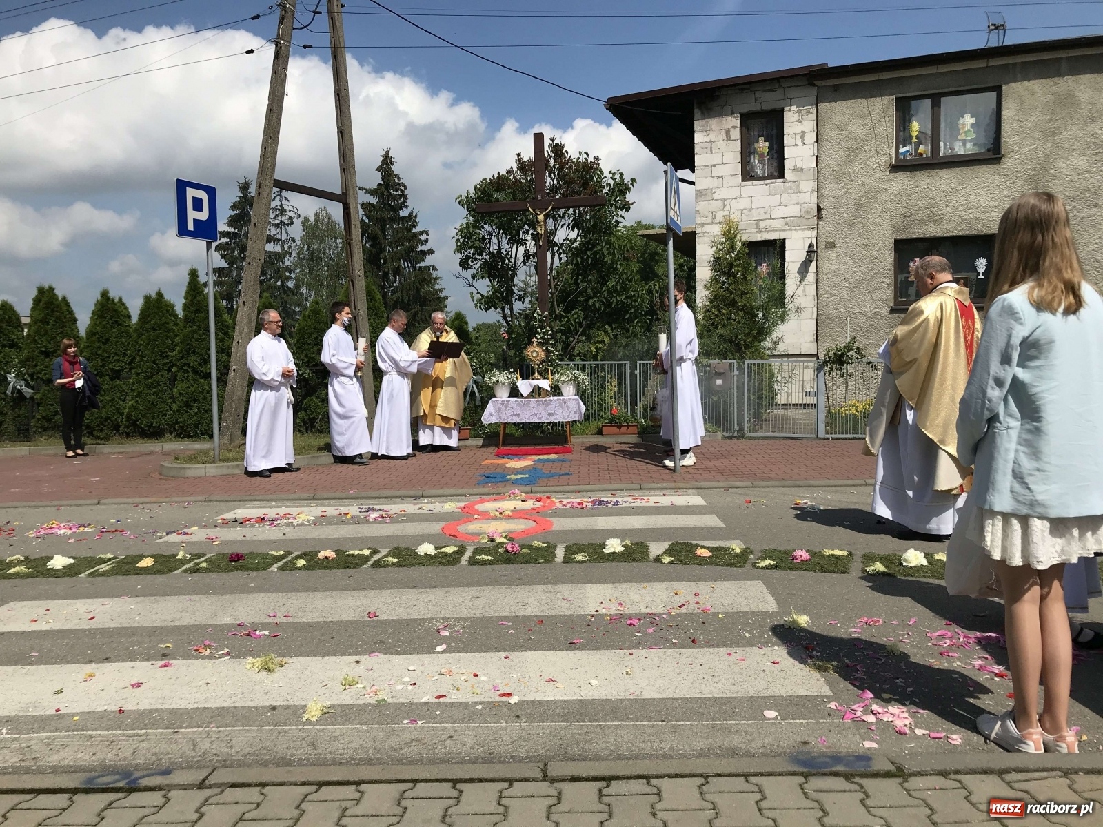Zdjęcie w galerii na portalu naszraciborz.pl: Ołtarz Bożego Ciała przy grobie Oblubienicy Krzyża, kandydatki na ołtarze [FOTO i WIDEO] wiadomości z regionu