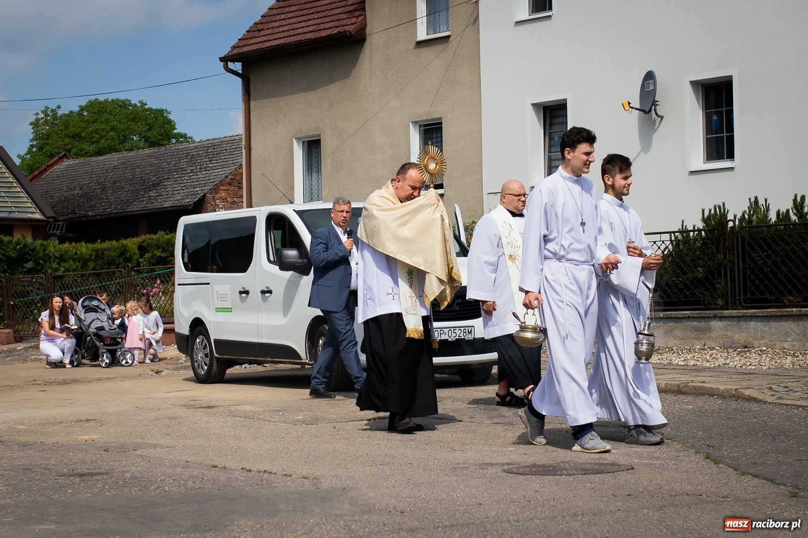 Zdjęcie w galerii na portalu naszraciborz.pl: W Studziennej z ołtarzami, ale bez procesji [FOTO] wiadomości z regionu