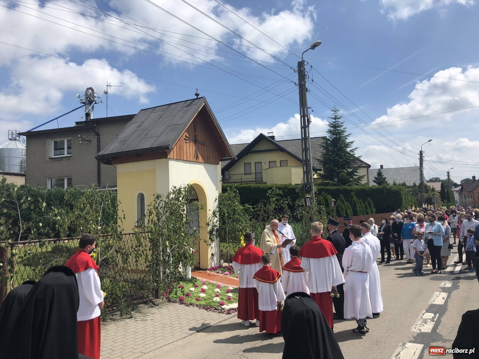 Zdjęcie w galerii na portalu naszraciborz.pl: Boże Ciało w Krzyżanowicach, Tworkowie i Roszkowie [FOTO] wiadomości z regionu