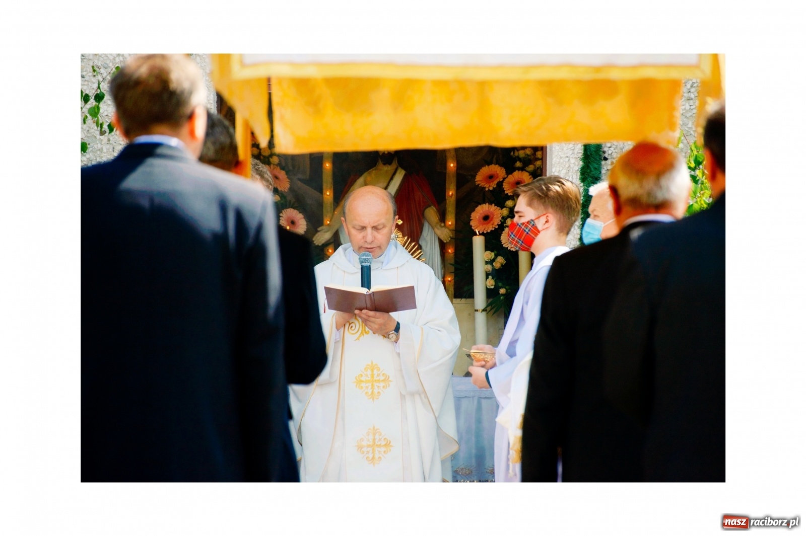 Zdjęcie w galerii na portalu naszraciborz.pl: Boże Ciało w Krzyżanowicach, Tworkowie i Roszkowie [FOTO] wiadomości z regionu