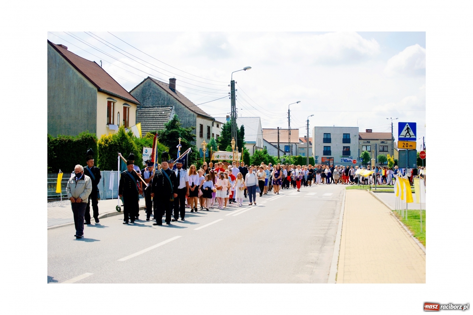 Zdjęcie w galerii na portalu naszraciborz.pl: Boże Ciało w Krzyżanowicach, Tworkowie i Roszkowie [FOTO] wiadomości z regionu